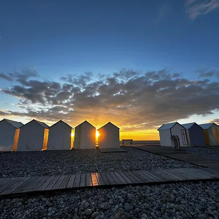 A700m De La Avec Terrasse, Parking L'alouette *